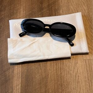 Like new Le Specs Outta Love sunglasses